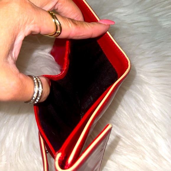 Authentic Prada Red Wallet! In great condition. Code: 129. - Picture 4 of 8